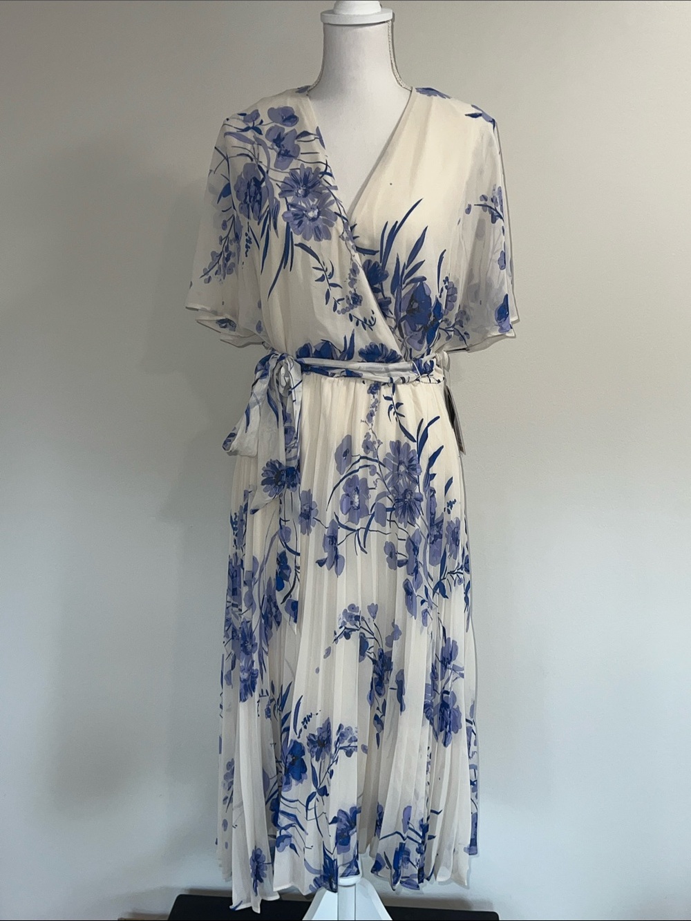 NWT Sandra Darren Chiffon Floral Dress , Sz 12